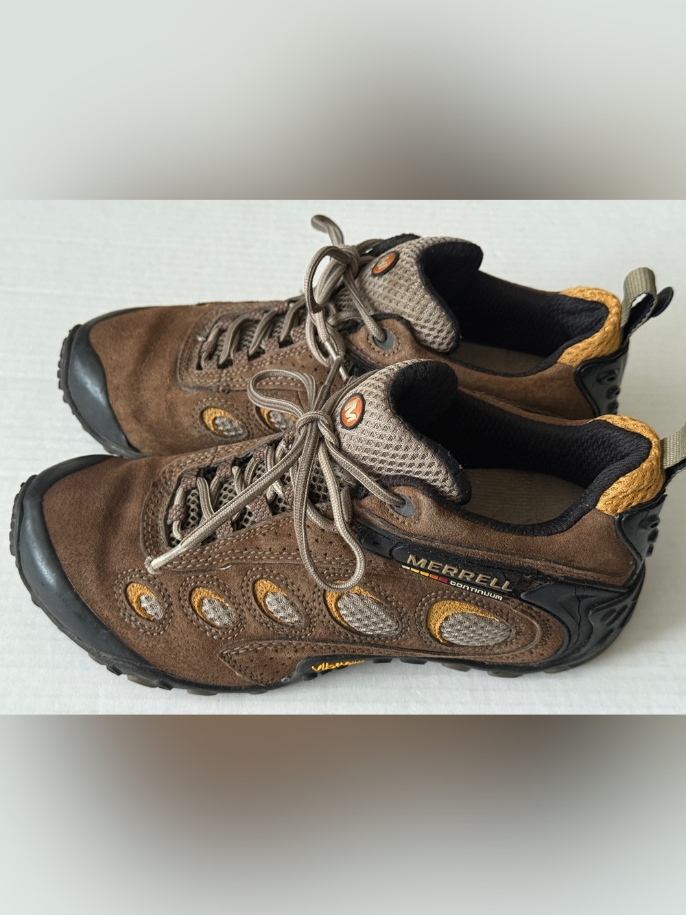 Merrell Chameleon II Brown Suede Hiking Shoes Vibram Soles  Women's Size 8